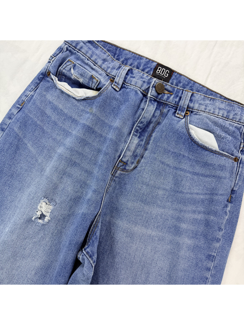 BDG Urban Outfitters Mom High Rise Jeans Sz 30 Light Wash Distressed 100% Cotton